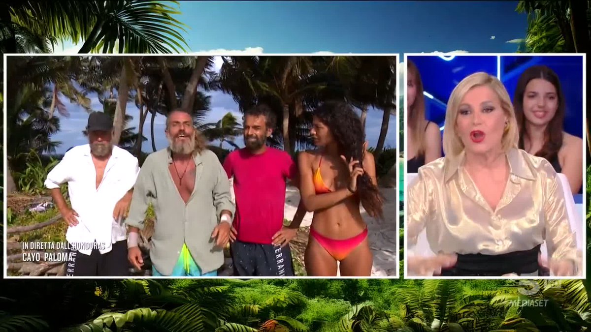 "Manco se me lo chiede il Papa, portatemi a casa!" Mirko non si lascia convincere né da Simona né da Paolo e sceglie di lasciare l'#Isola.
