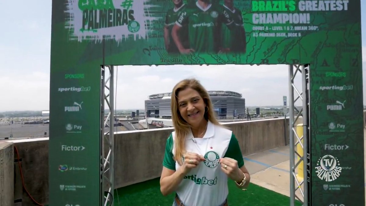 Até a presidente esteve presente! 😎 Leila Pereira visitou a Casa Palmeiras de Nova Jersey. E pro duelo de amanhã o evento também estará 🔛! É só chegar, família! 💚 ➤
