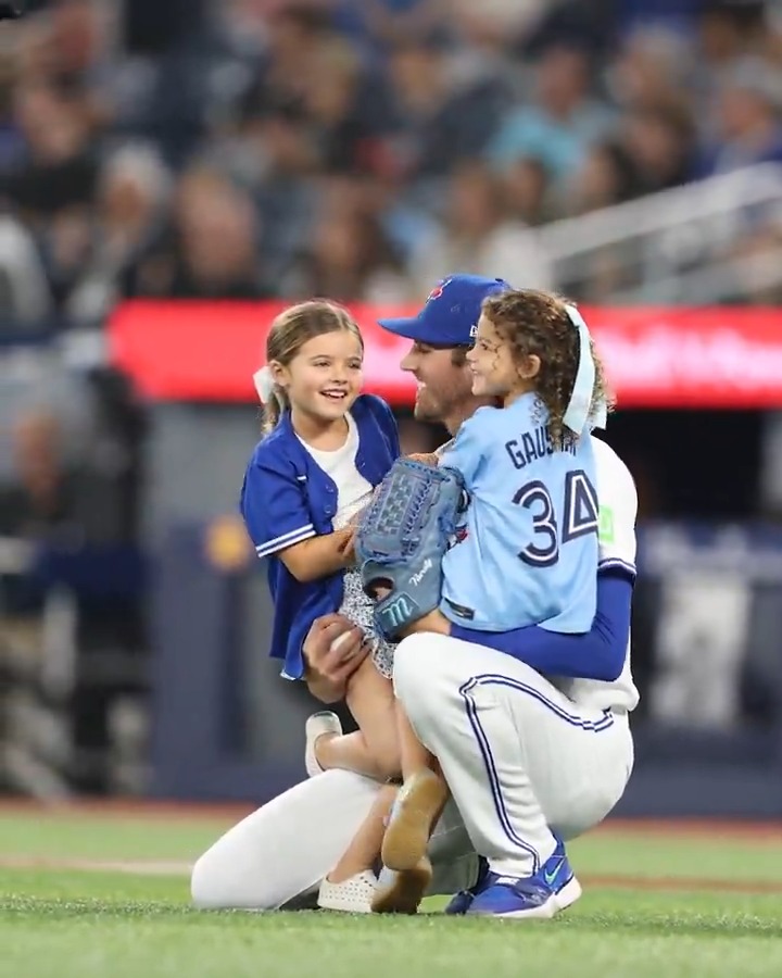 A Gausman family first pitch 💙