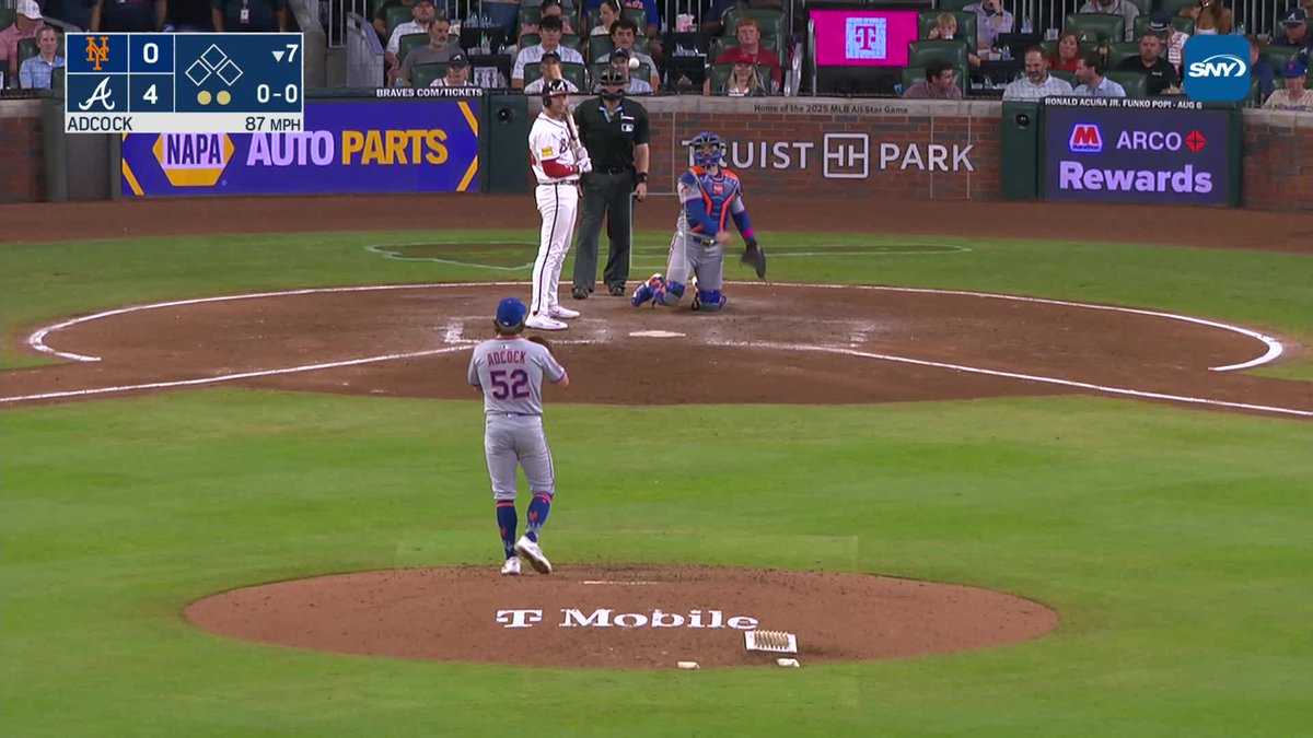 Keith Hernandez recalls what he told the Braves' David Palmer in a fight after Palmer plunked Darryl Strawberry following a Gary Carter curtain call: "Don't hit Darryl, Darryl didn't do anything. Hit Carter next time! Just hit him!" 😂