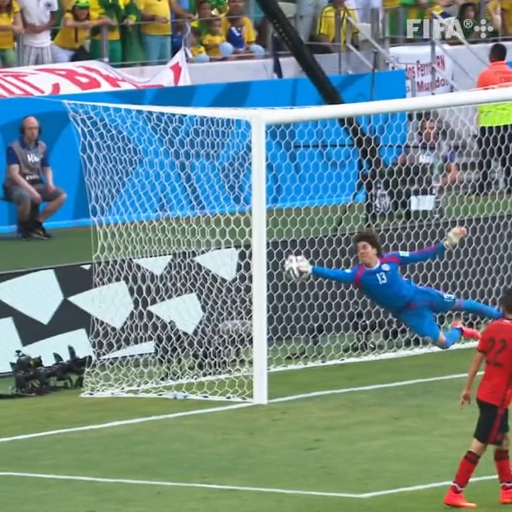 📅 On this day, 11 years ago, Guillermo Ochoa dropped a masterclass against Brazil at the 2014 World Cup. 🧤🇨🇴