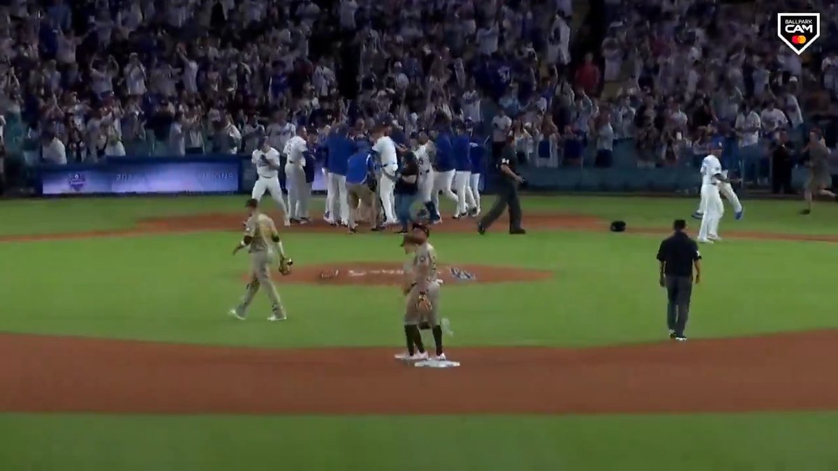 Will Smith sends Dodger Stadium into a frenzy with a pinch-hit walk-off home run! 🔊 Mastercard | #BallparkCam