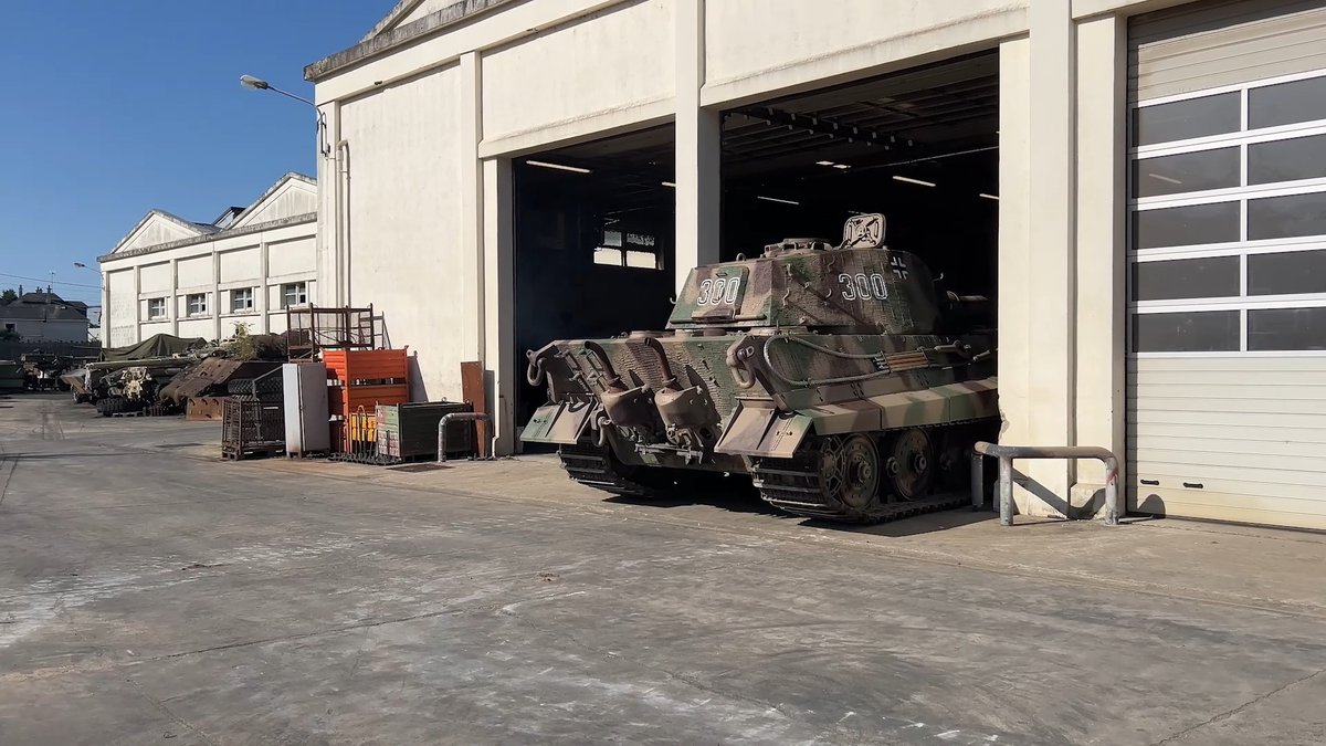 Let's hear the King roar! 🐯 For the first time, the legendary King Tiger will roll onto the arena grounds of The Tank Museum in Bovington during Tankfest 2025! This fearsome feline usually resides in its den at the Museedesblindes in Saumur, France—the only place in the world where a fully operational King Tiger still exists. Carefully reassembled and restored to full running condition, this iconic 70-ton beast was the apex predator of WWII, thanks to its superior protection, formidable armor penetration, and the effective range of its 8.8 cm KwK 43 L/71 gun. Hear the mighty Tiger II purr and witness just a glimpse of its power! More info ➡️
