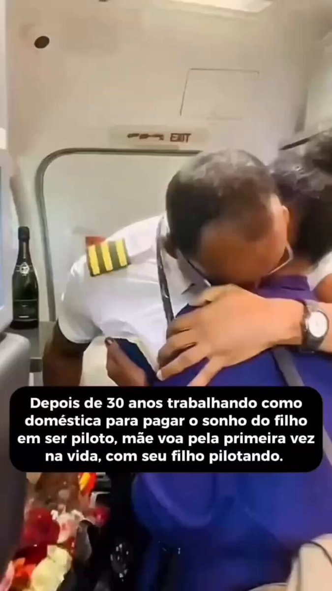 Ela trabalhou como doméstica por 30 anos pra realizar o sonho do filho de ser piloto. Agora ela voa pela primeira vez com seu filho pilotando. Irado.