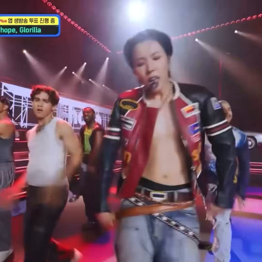 I will never shut up about how amazing Hobi sounds live!
