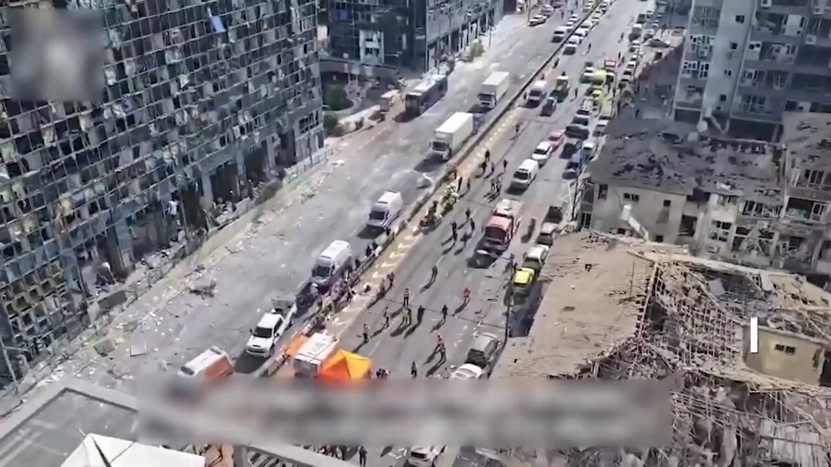 İran'ın 20'den fazla füzeyle yaptığı misillemede Tel Aviv çevresinde isabetler olduğu açıklandı Merkezde başkent Tel Aviv, Ramat Gan ve Holon, güneyde ise Birüssebi kentlerinde füzelerin bazı binalara doğrudan isabet ettiği, Birüssebi'yi hedef alan füzenin Soroka hastanesine düştüğü aktarıldı