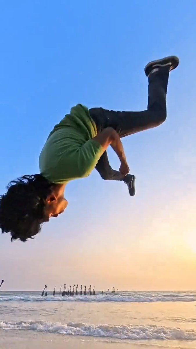"It's smooth, sharp, and seriously next-level." What is ashik aseem talking about? Insta360 X5, of course. No crew needed for complex shots, just smart angles (and a bit of good timing)