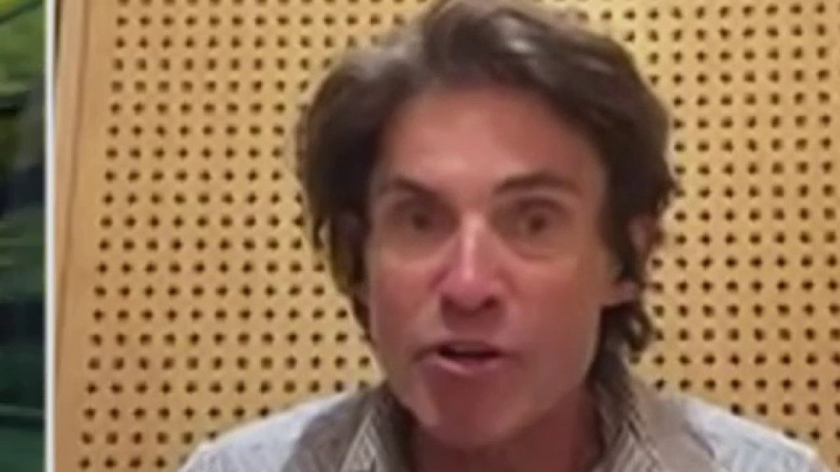 "Il y a une forme de jalousie de voir un petit État de 9 millions d'habitants qui fait la taille de la région de l'Île-de-France tenir tête à la Syrie, au Hezbollah, au Hamas, au Yémen, à l'Iran et à l'Irak" Arno Klarsfeld (arno klarsfeld) avocat