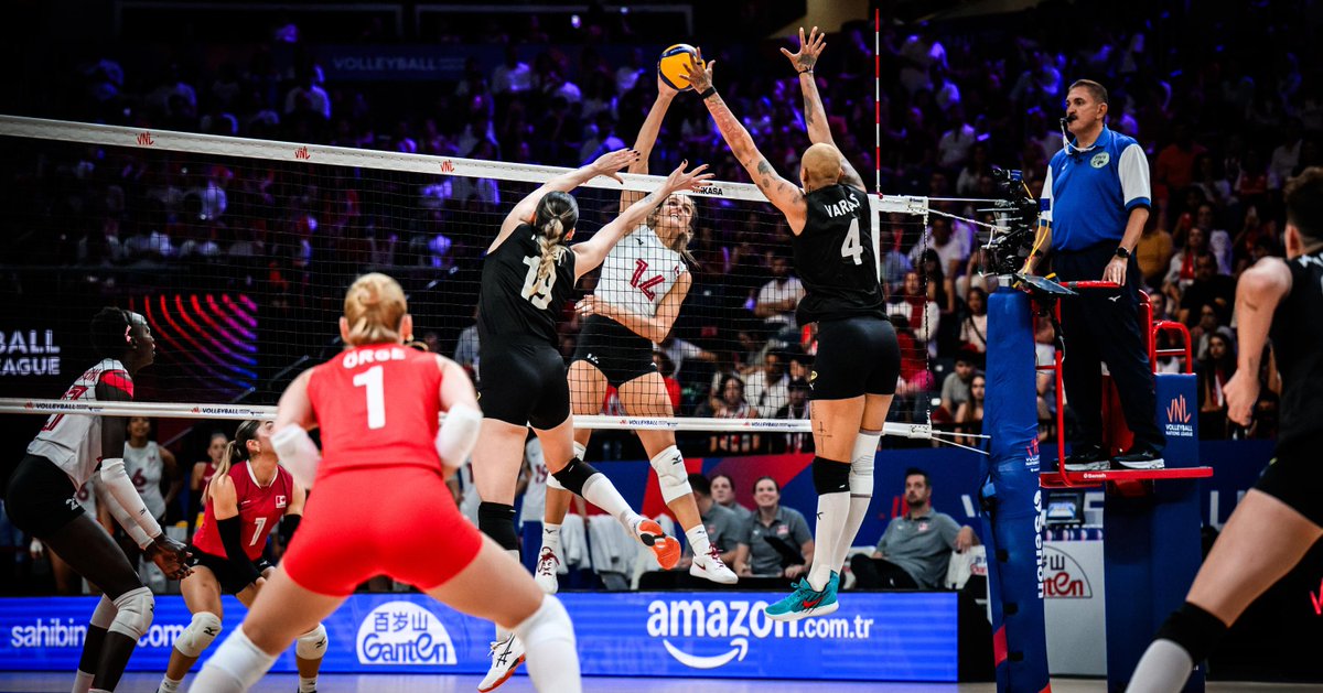 #VNL2025 2 wins in 2 days. Zero sets lost. 💪🇹🇷 What a start to the week for Türkiye in front of their home crowd! 🏟️🔥 Today, they swept Canada — led by a monster performance from Melissa Vargas: 21 points and 4 aces! 🎯🔥 #Volleyball #Bepartofthegame