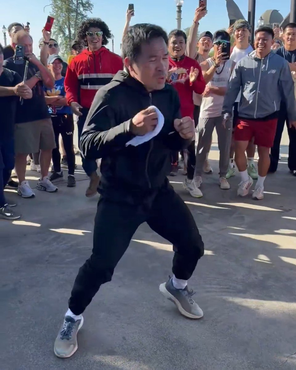Manny Pacquiao showing he's still got his rapid hand speed at 46 years old as he looks to become the oldest world champion in boxing when he faces Mario Barrios one month from today 🔥
