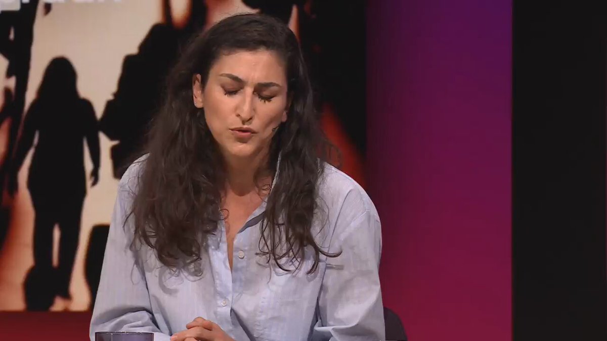 "Jammer dat er zo’n beeld wordt gecreëerd door Israël, dat hen ten goede komt. Zo kan de aandacht verschoven worden van de genocide in Gaza naar Iran. Dat is nu de grote schurk en die moeten we aanvallen" Sachli Gholamalizad over de oorlog Israël-Iran #deafspraak