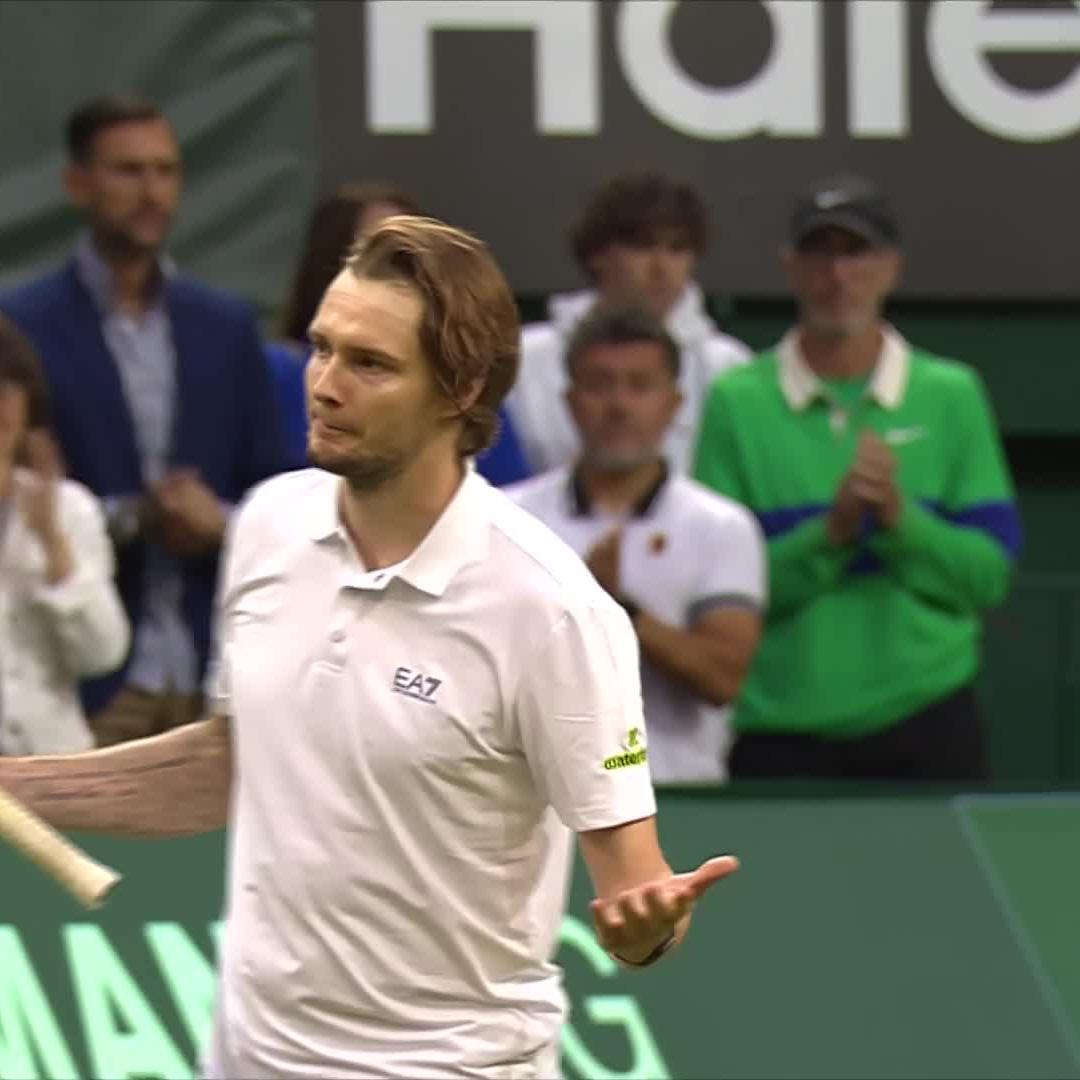 TAKE A BOW BUBLIK! 🤩 Alexander Bublik becomes the first player outside of the Top 20 to defeat Sinner since Cincinnati 2023 (Lajovic) #TWO25