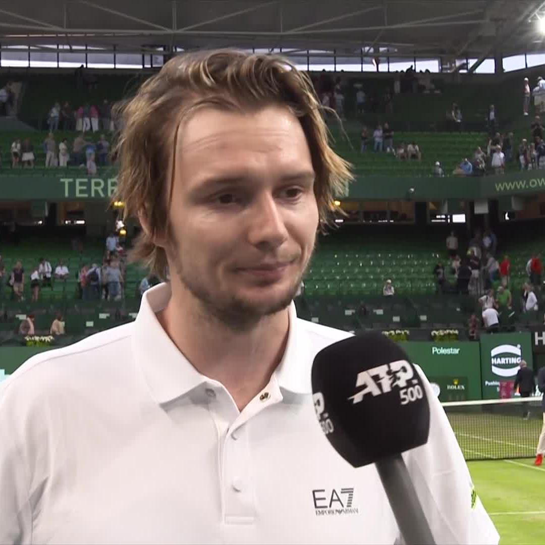 The commentator said to Bublik it seemed like you really wanted to win this one? Bublik "Of Course". Bublik was not happy with Sinners convenient 3 month ban in between slams, tonight he lets his Tennis do the talking. 😉 This will inspire the tour.