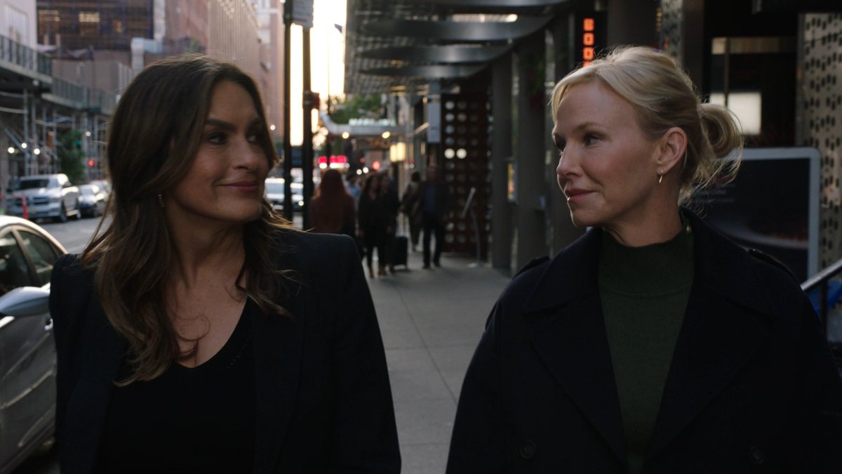 "It was nice to work with you again." ❤️ #SVU | @NBC and Peacock