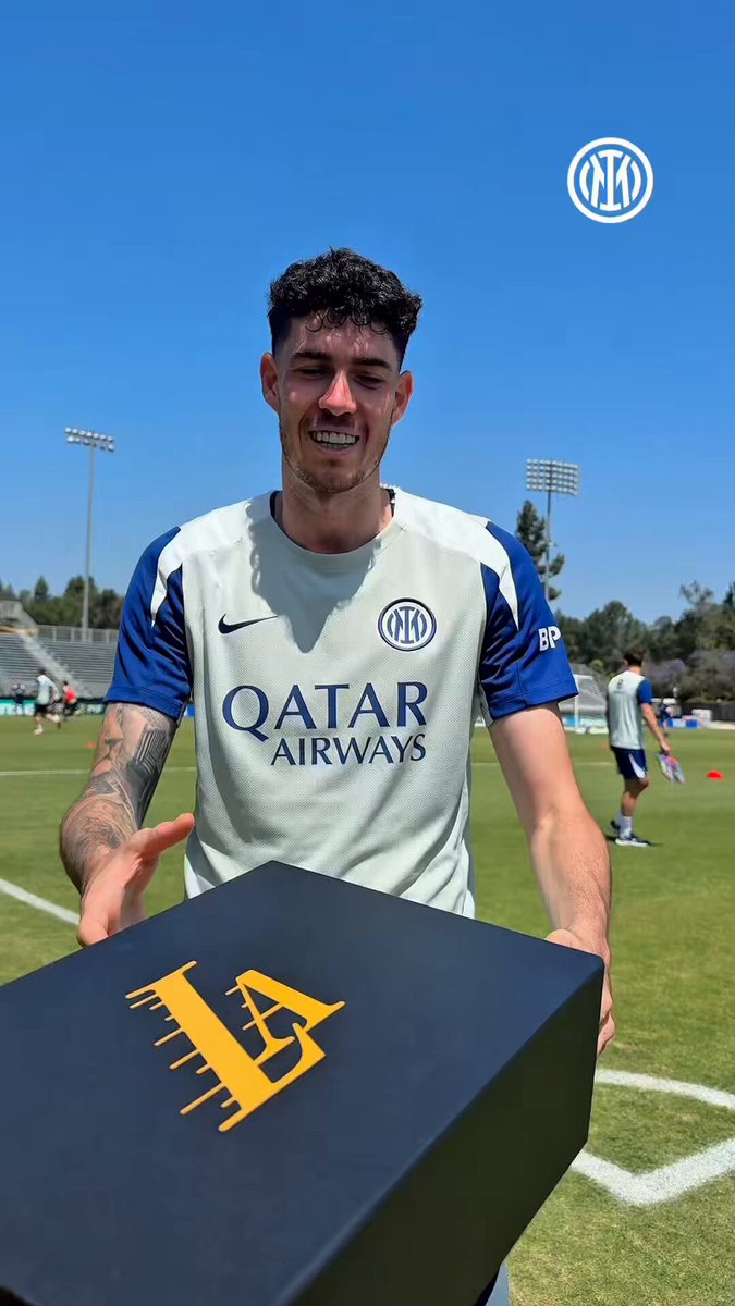 Gifted by the iconic ones Los Angeles Lakers 🎁👕 #ForzaInter #FIFACWC #TakeItToTheWorld