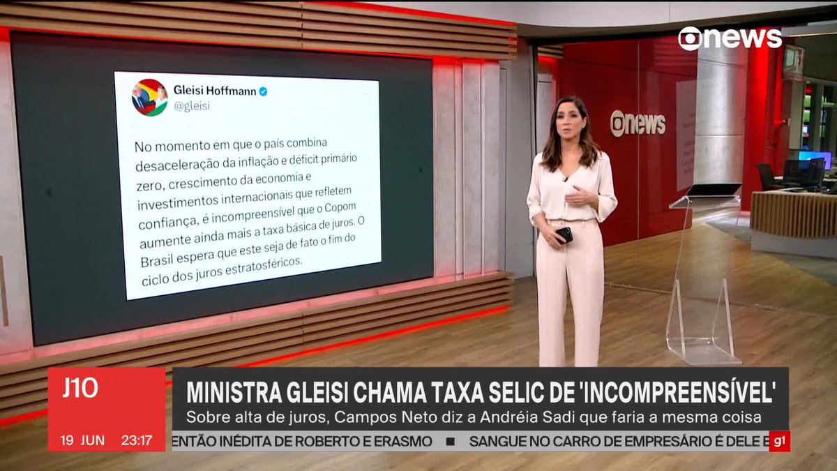 A ministra de Relações Institucionais, Gleisi Hoffmann, chamou de incompreensível o novo aumento da Selic – na quarta-feira (18), o Comitê de Política Monetária do Banco Central elevou a taxa para 15% ao ano, a maior em 19 anos. Gleisi afirmou nas redes sociais que espera que esse seja o último ciclo de alta dos juros, que ela classificou como estratosféricos. Quem também comentou o aumento dos juros foi o ex-presidente do BC Roberto Campos Neto. Ele considerou correto o ajuste e afirmou “eu teria feito a mesma coisa”. ➡ Assista ao #J10: #GloboNews
