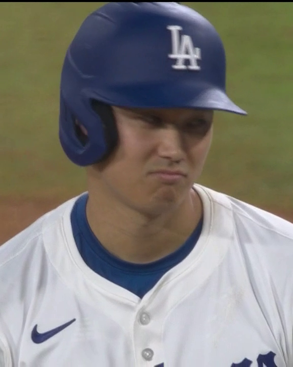 Ohtani también recibió un golpe después de que se vaciaran las bancas en el juego ante los Padres. Sin embargo, la situación no escaló tras el incidente.