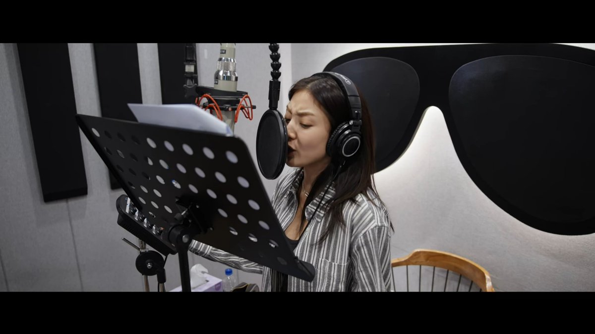 JEONGYEON JIHYO CHAEYOUNG 'TAKEDOWN' RECORDING BEHIND THE SCENES DURING KPOP DEMON HUNTERS CREDITS