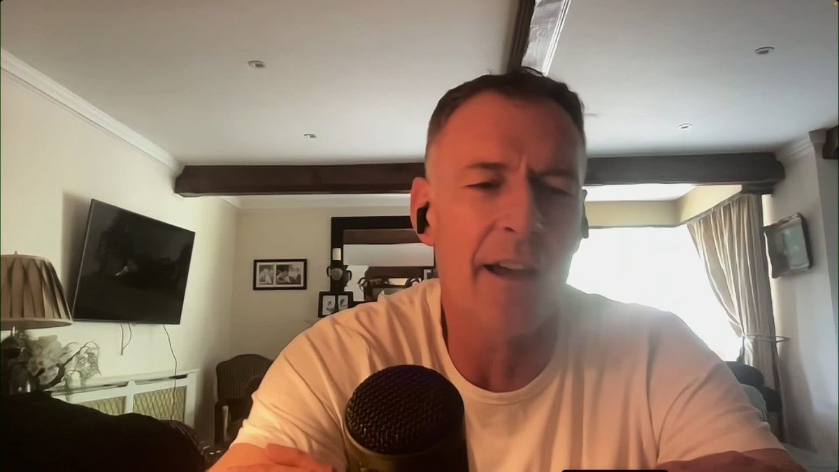 🗣️ “Celtic should be trying to absolutely bury Rangers in the transfer market” Chris Sutton on where Celtic must strengthen this summer 📈