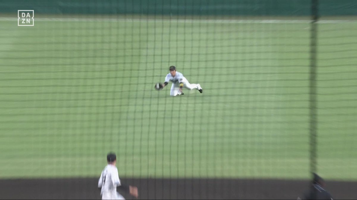 安心感が違います 近本光司 大ファインプレー! 追加点のピンチを防ぐ! #オレをみろ 「DAZN BASEBALL」 月々2,300円 (年間プラン・月々払い) 年間契約の初月無料! 登録はこちら⏬ ⚾プロ野球 (2025/6/20) 🆚阪神×ソフトバンク 📱live on DAZN #阪神タイガース