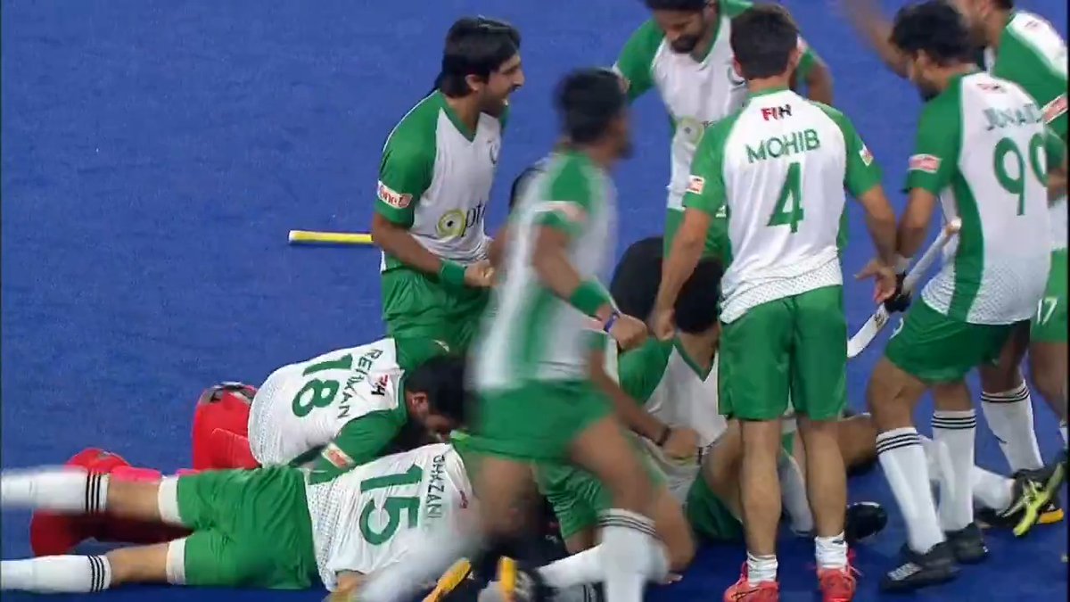 Pakistan are through to the #FIHNationsCup 2024-25 final! 🤩 Excellent goals in the second half, followed by amazing goalkeeping in the shootout. 📱 Subscribe to to follow their journey in the final. #Hockey