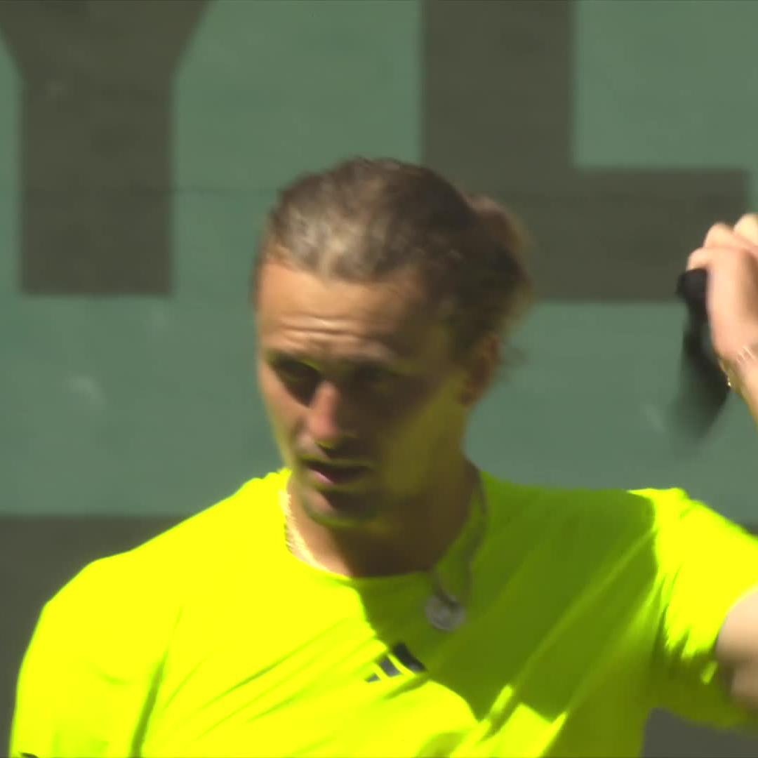 Semi-final bound 🤩 It's a fifth Halle semi-final for Alexander Zverev as he takes out Cobolli 6-4 7-6 #TWO25