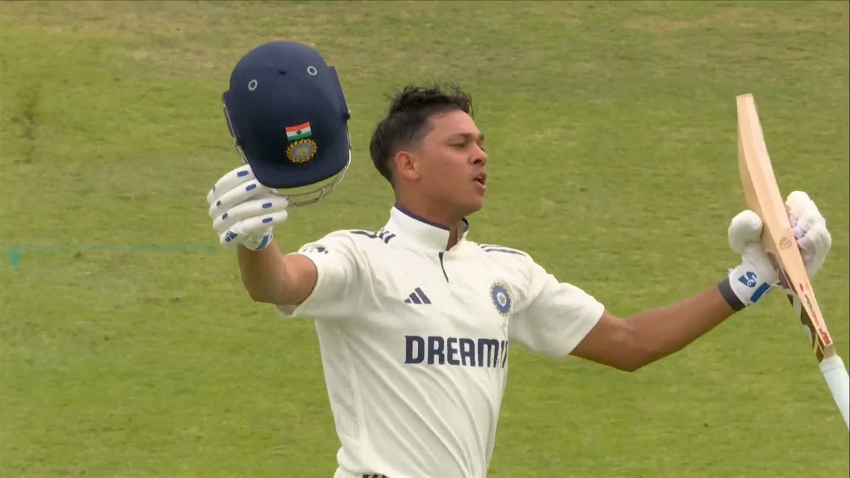 WHAT A REACTION! 🙌 Yashasvi Jaiswal reaches a magnificent hundred! 1️⃣0️⃣0️⃣