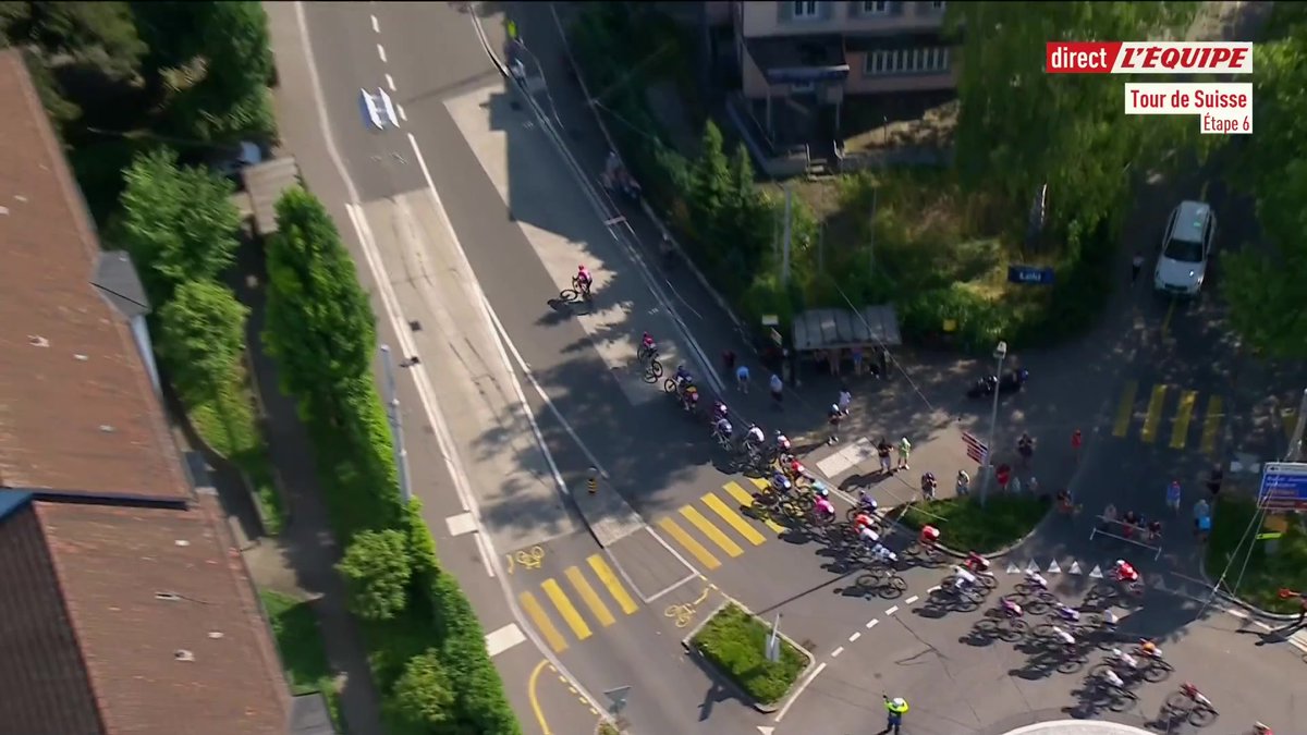 Au sprint, Jordi Meeus remporte la sixième étape du Tour de Suisse ! L'échappée qui a animé l'étape n'a été reprise que sous la flamme rouge. #lequipeVELO