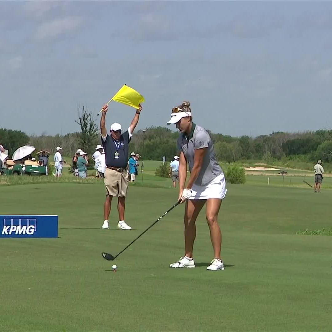 A 304 yard BOMB from Lexi Thompson to drive the green 🤯