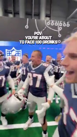 Are you winning this one? 👀😂 Rob Gronkowski | Fanatics Fest | Fanatics