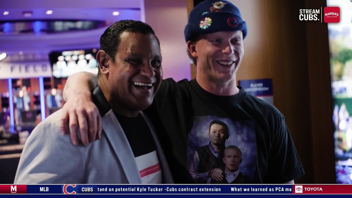 WATCH: Sammy Sosa enters the Cubs clubhouse for the first time in 21 years.
