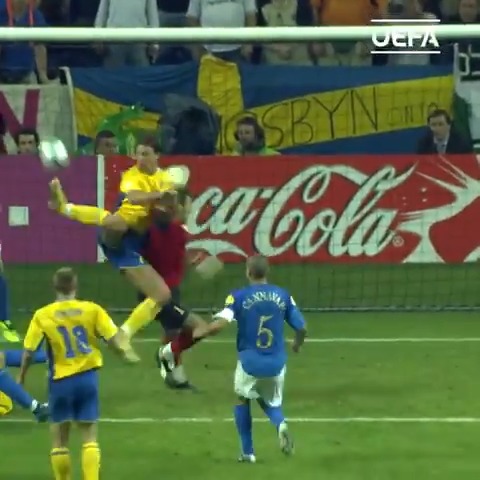 Unbelievable goal from Zlatan🇸🇪⚡️