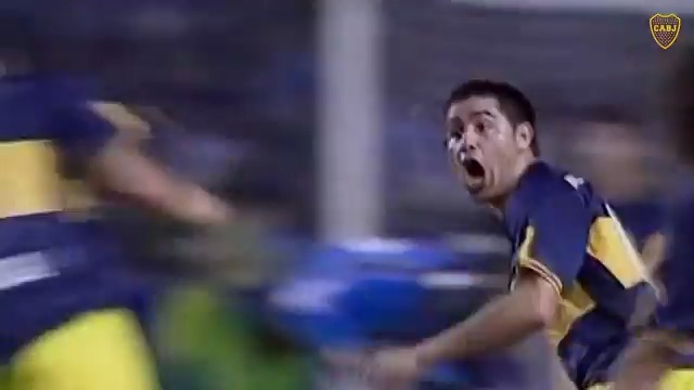 Un 20 de junio, pero de 2007, Boca 🟦🟨🟦 levantaba su sexta Copa Libertadores 🏆. Exhibición de galería deluxe del Señor Fútbol, Juan Román Riquelme, en Brasil 🇧🇷. Fue 0-2 ante Gremio y 5-0 global histórico y récord en el certamen.