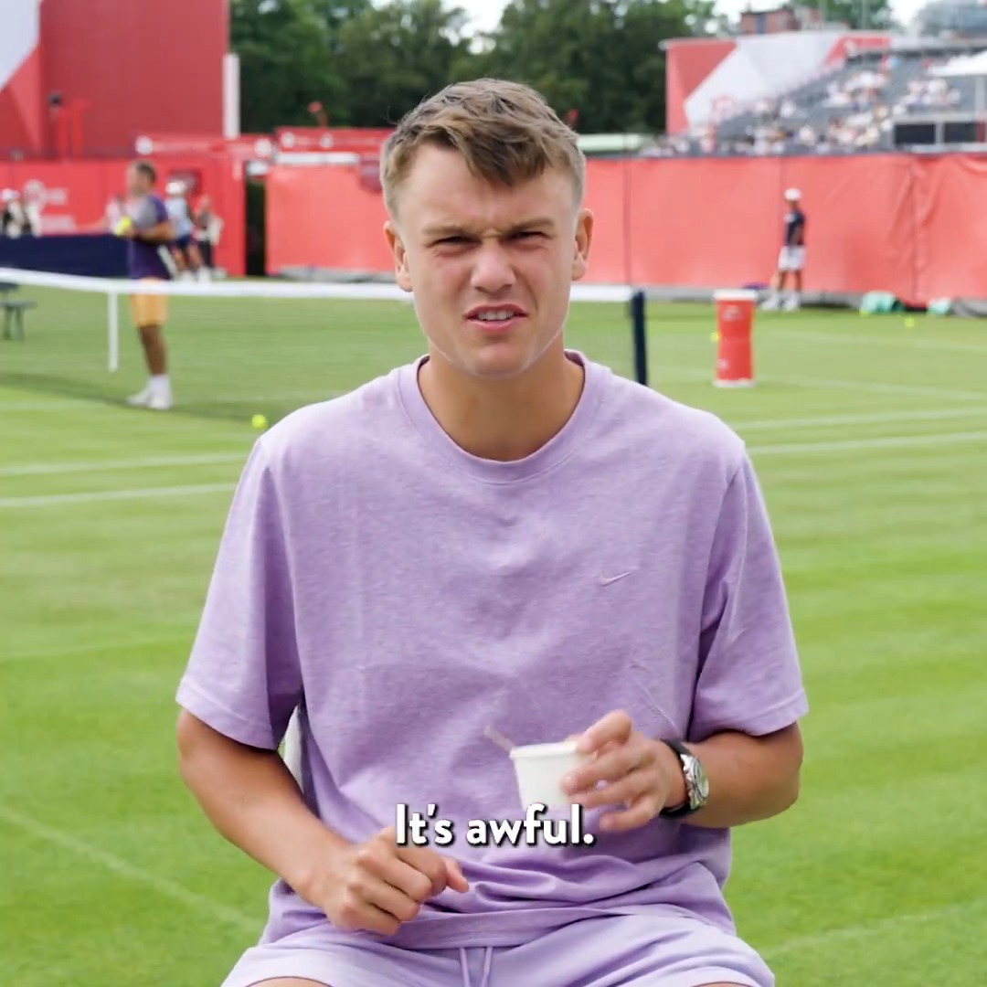 Sticky toffee pudding 😋 Fish and chips 🐟🍟 …Gravy 🥴 ATP &amp; WTA stars tried some *interesting* ice cream flavours at the #HSBCChampionships… HSBC Championships