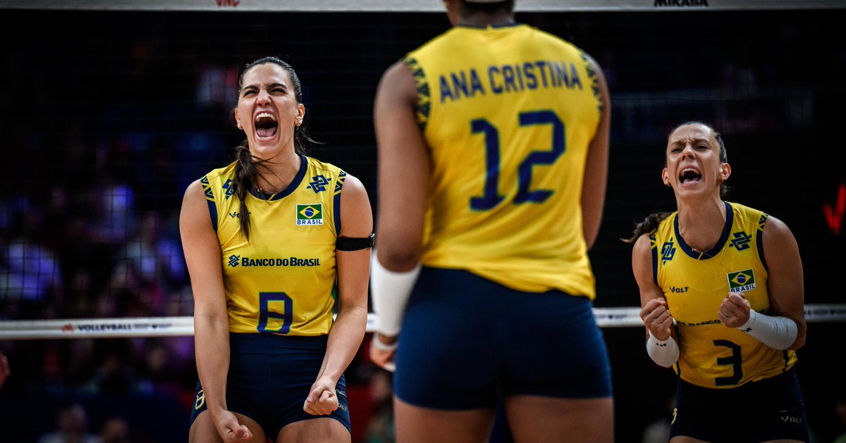 #VNL2025 🇧🇷🔥 Brazil gets it done in 3 sets vs Canada! Julia Bergmann drops 17, while Julia Kudiess turns into a block monster in the middle: 16 points, 8 of them blocks! 😱🧱 Julia &amp; Julia, not a movie — just pure domination. #Volleyball #Bepartofthegame