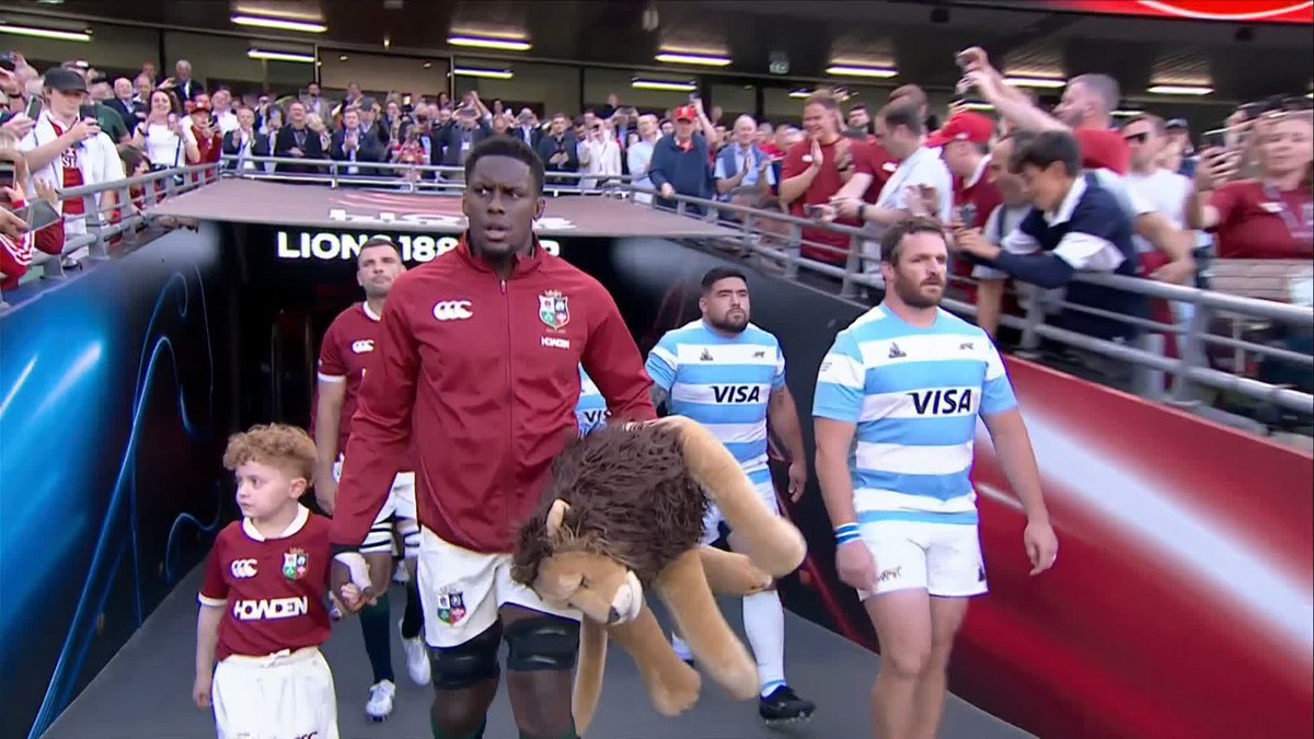 The British &amp; Irish Lions make their way onto the pitch 🦁