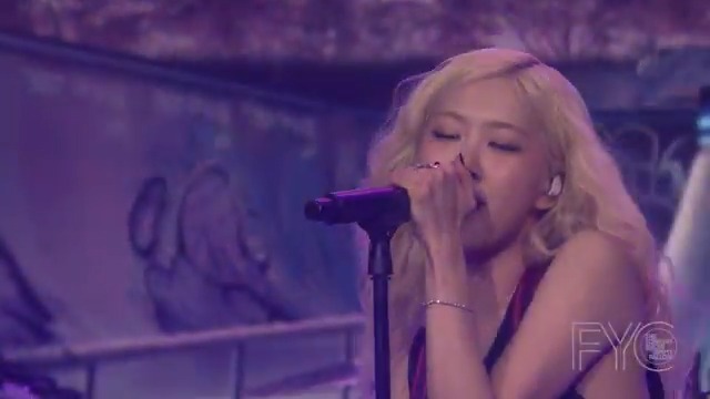 ROSÉ performs “APT.” into "toxic till the end" 🩷 Watch the full performance ⬇️ #FYC #ROSÉonFallon #FallonTonight