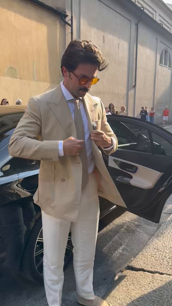 Fashion week is walking past hordes of rabid fans who you aren’t famous enough to interest