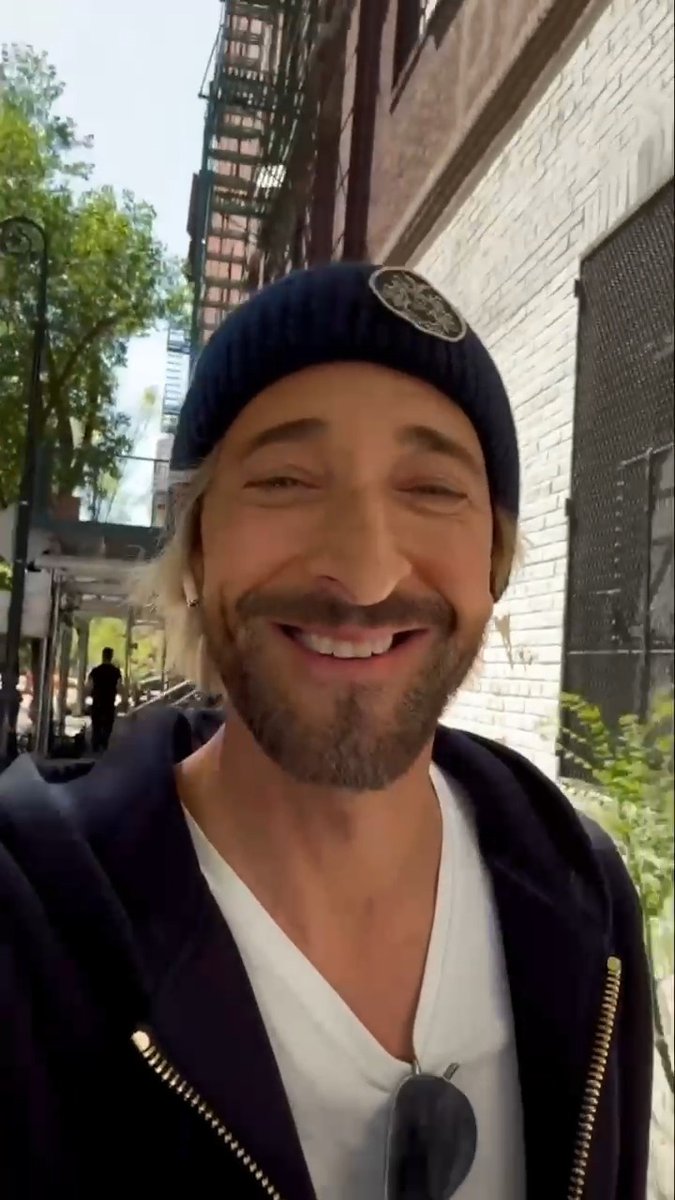 (via: adrienbrody/Instagram)