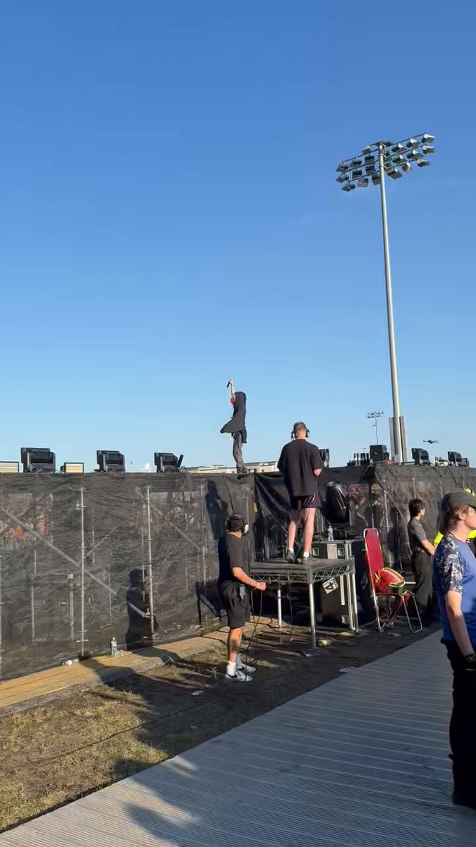 NETTSPEND ON THE MAIN STAGE AT SUMMER SMASH