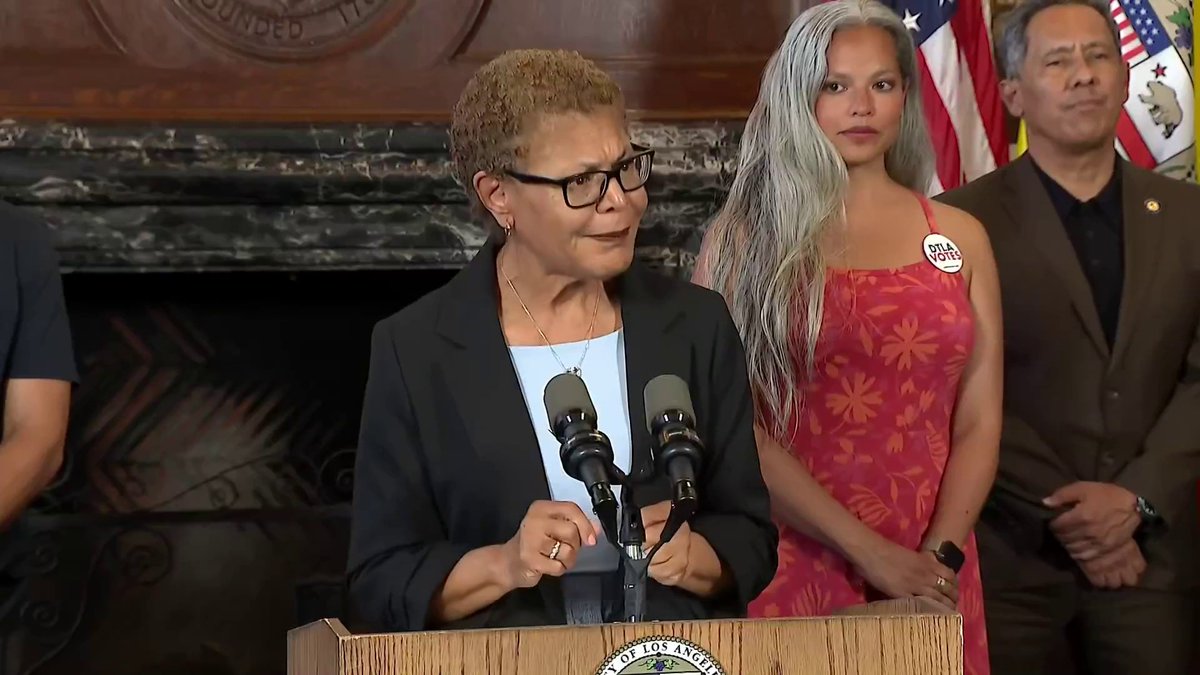 "Mr. Vice President, how dare you disrespect our senator." Los Angeles Mayor Karen Bass condemns Vice President Vance for referring to Sen. Alex Padilla 'José Padilla.'