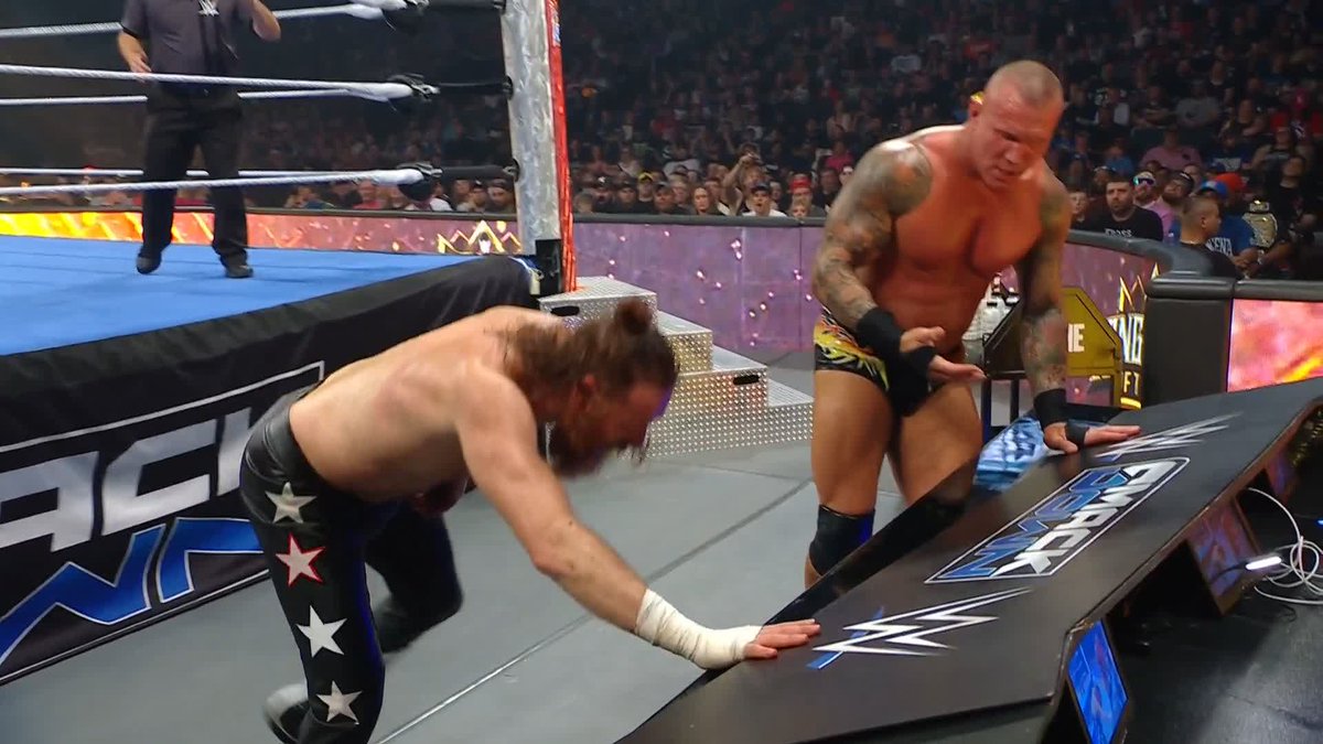 .Randy Orton is not holding back 👊 #SmackDown