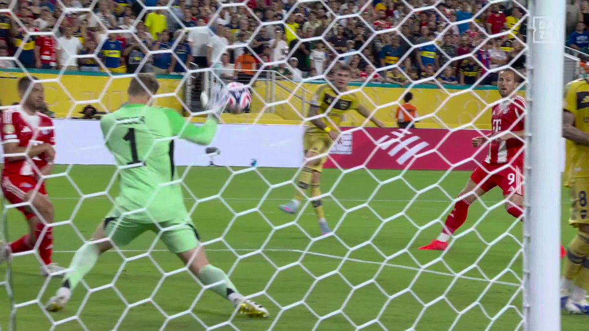¡LA MANO DE HIERRO QUE NEUER QUE SALVA AL BAYERN! 😮💥 @FIFACWC | Todos los partidos gratis en | #FIFACWC #TakeItToTheWorld
