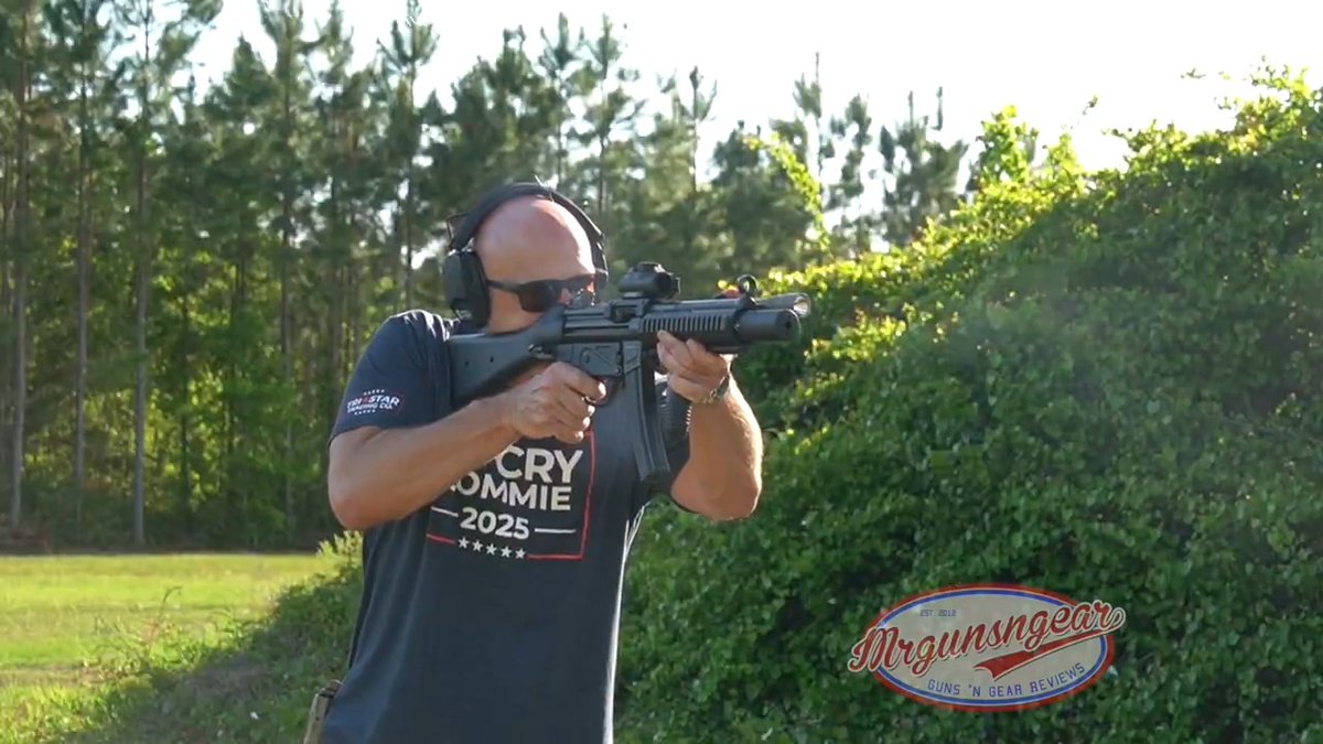 Every full auto Friday we remember America before 1986 when all Americans could purchase new production fully automatic weapons at any local gun store without any significant hassle or exorbitant pricing. We shouldn’t just oppose new gun “laws,” we should also push for the removal of draconian limitations on the freedom of all Americans to exercise their right to self defense in any manner they see fit 🇺🇸 Sending rounds downrange with a Heckler & Koch MP5SD wearing an Steiner red dot, Magpul ambi-safety, B&T handguard, Surefire Scout, & Minuteman Munitions in the mags #FullAutoFriday #MP5 #MP5SD #Surefire #silencer #1986 #FAF #Friday #steiner #HK #KCI #Magpul
