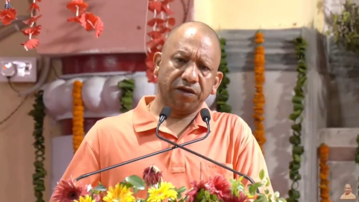 आधुनिक युग में योग की परंपरा को आगे बढ़ाने का श्रेय यशस्वी प्रधानमंत्री श्री Narendra Modi जी को जाता है...