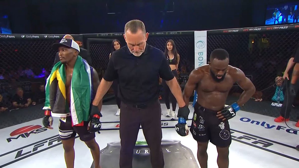 Phumi Nkuta moves to 10-0 with an impressive performance tonight #LFA211