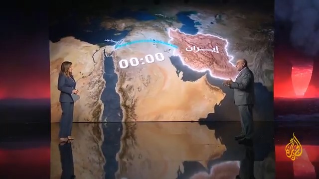الخبير العسكري والاستراتيجي حاتم كريم الفلاحي: إذا كان القياس الإسرائيلي للمواجهة في إيران على حسابات المواجهة التي جرت في لبنان وغزة واليمن فلا شك بأن هذه الحسابات خاطئة، لأن إيران منذ عام 1988 لم تخض حربا وهي تطور القدرات والإمكانيات منذ ذلك الحين #الأخبار