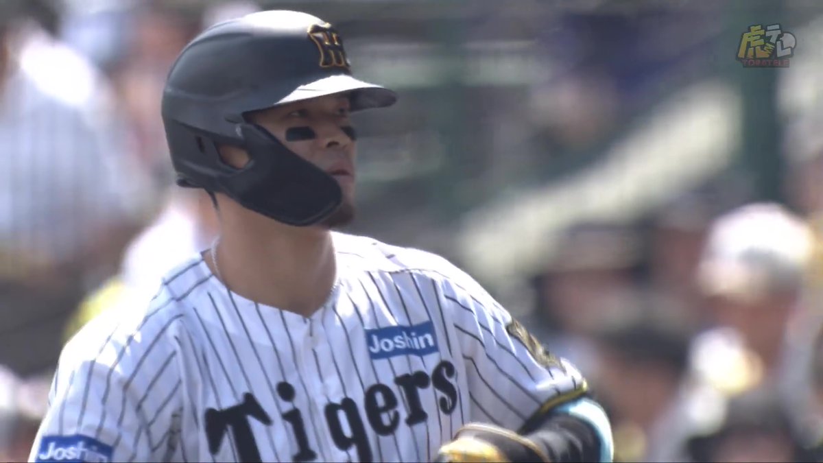 1回裏、佐藤輝選手のセンター前適時打でリズム良くタイガースが先制! #hanshin #虎テレ #阪神タイガース #鼓動を鳴らせ_虎道を進め