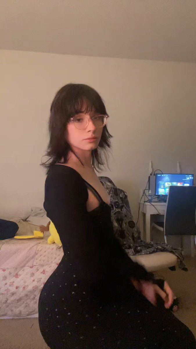 tried to make a thirst trap and my butt definitely got bigger