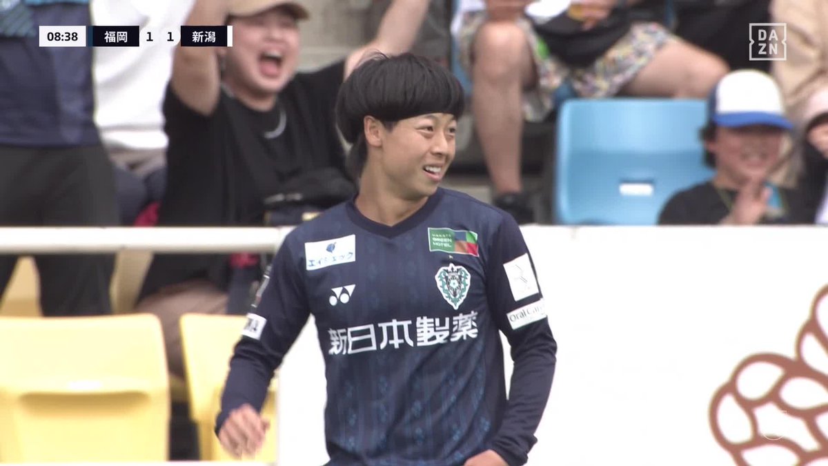 素晴らしい決定力🙌 #北島祐二 のボールカットから ラストパスを受けた #紺野和也 がエリア内で相手を剥がし左足一閃！ 福岡がすぐさま同点に追いつく！ 🏆明治安田J1第21節 🆚福岡×新潟 🆓#DAZN ライブ配信 #Jみようぜ #Jリーグ #福岡新潟